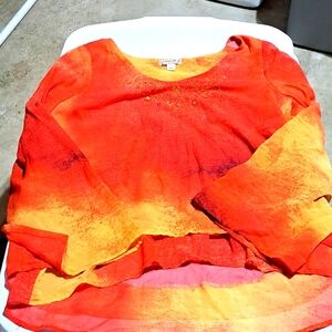 Energe med flowy orange blouse